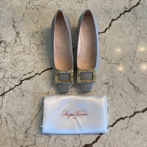 Roger Vivier Belle Vivier Grey Leather Pumps.  Size 39 (9).  Worn only 3 Times!